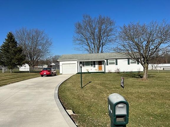2nd image of 2635 Meadow Ct NE