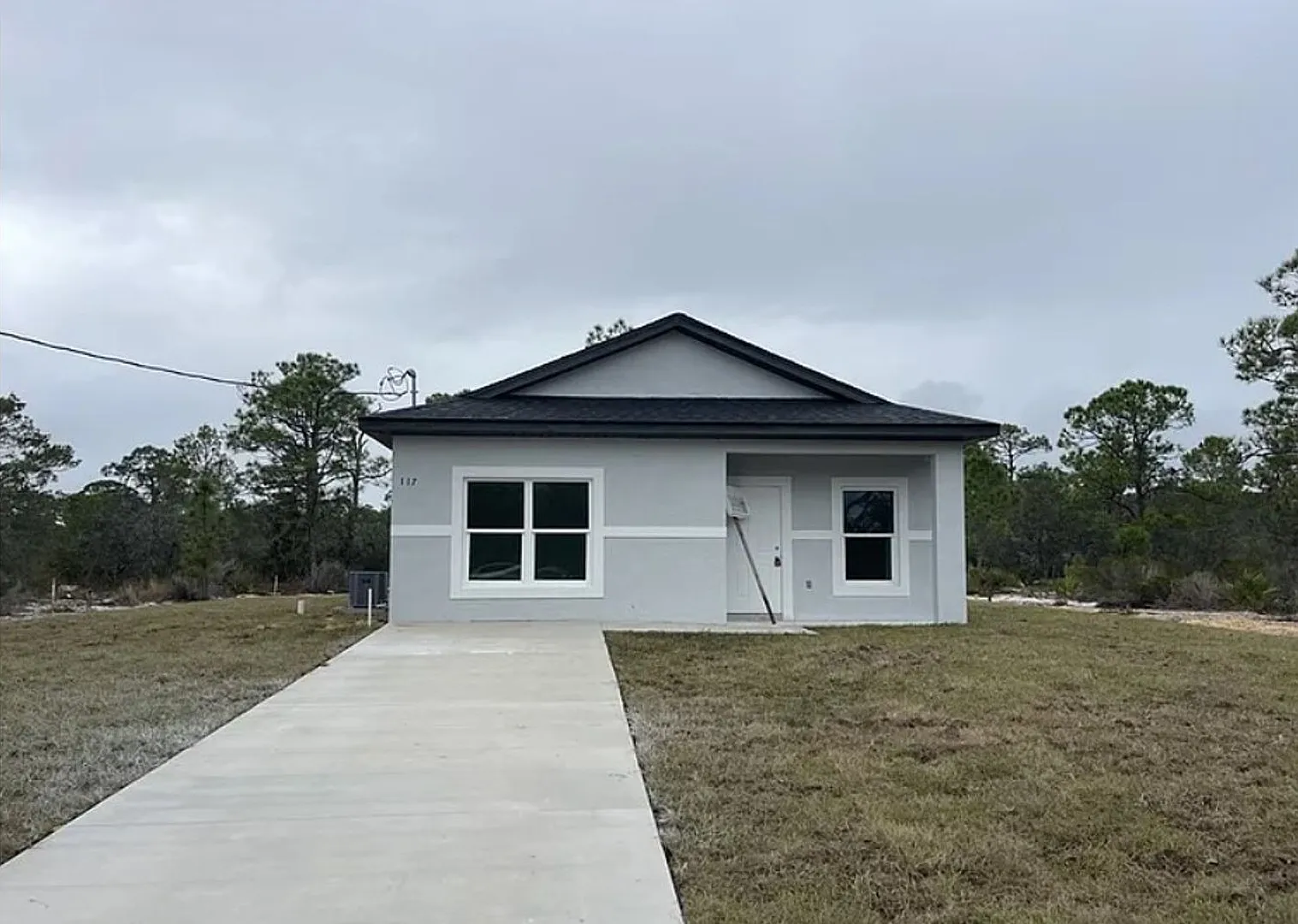 Spacious 2Bd/2Ba Single Family House — Photo 1