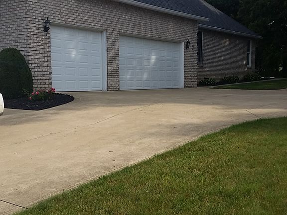 3rd image of 2344 Forest Hill Cir