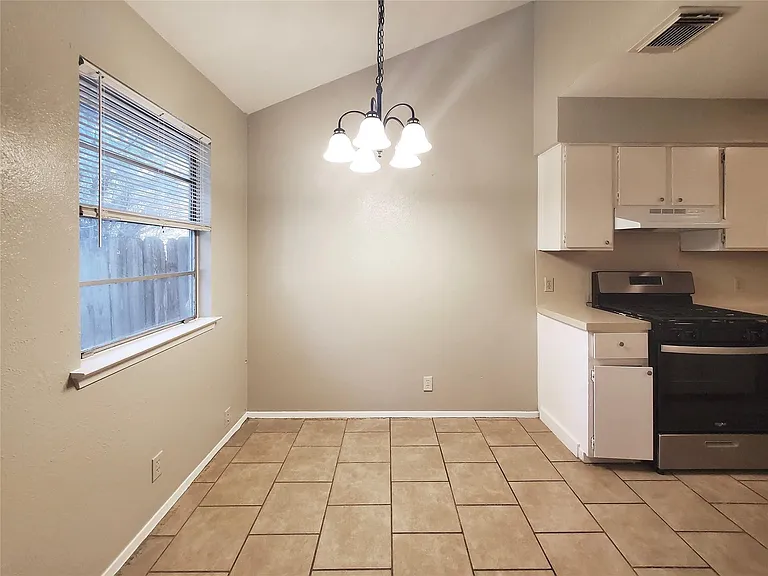 1814 Nicole Cir #B — Photo 6