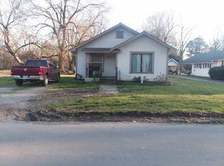 412 E 4th St, Stuttgart, AR 72160