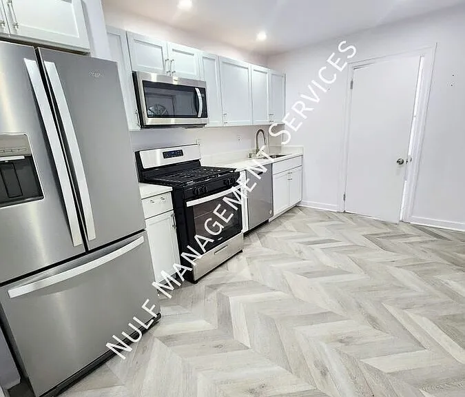 3513 Penn Ave #3 — Photo 2