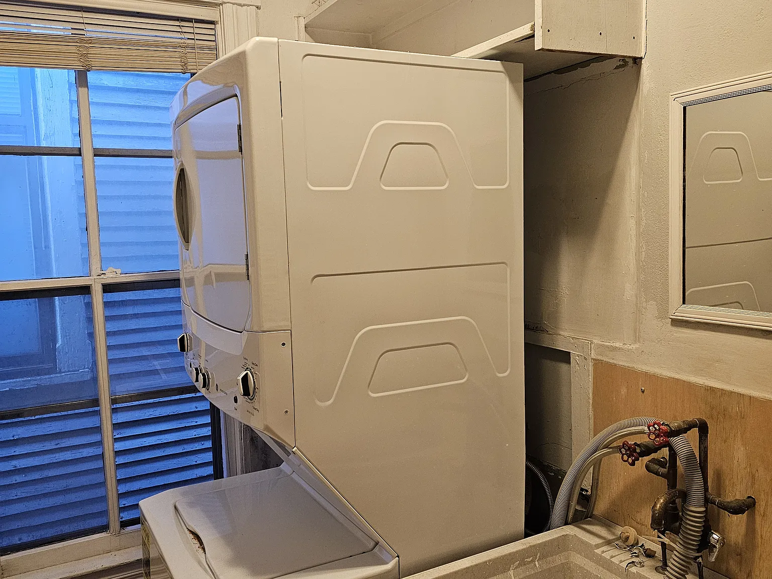 2 bed, 1000 sqft, $2,000 — Photo 2
