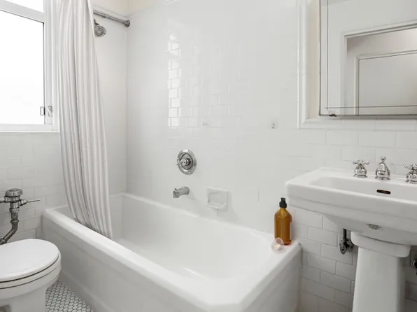 240 Central Park South image 6 of 7