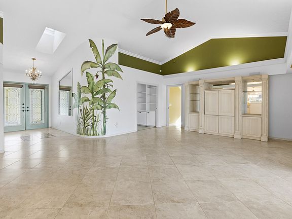 5th image of 233 NE Sagamore Terrace
