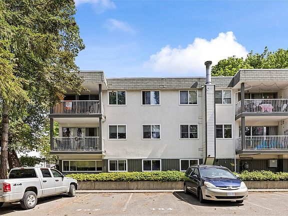 3rd image of 999 Bowen Rd #5201