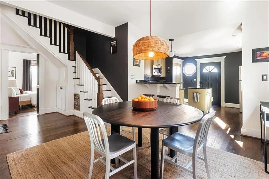 3 bed, 2.5 bath, 1800 sqft, $4,900 — Photo 3