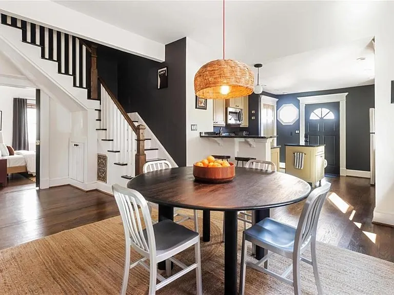 1024 Kirkwood Ave SE — Photo 3