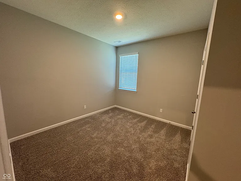 855 Downey Ln — Photo 7
