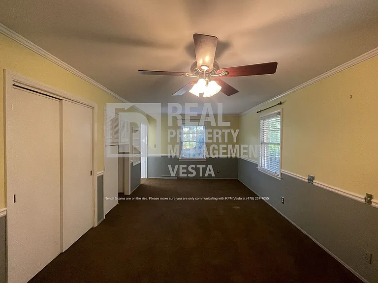 240 Candler Dr — Photo 9