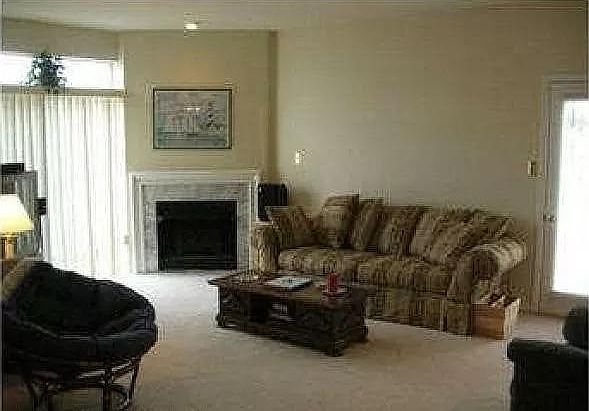 1st image of 44228 Mossy Brook Sq
