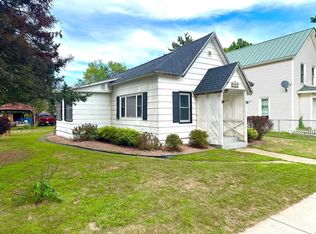 1021 E La Salle Avenue, Barron, WI 54812