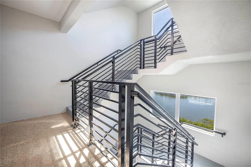4 bed, 2.5 bath, 2388 sqft, $15,000 — Photo 4