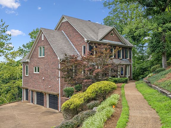 4th image of 716 Split Rail Dr