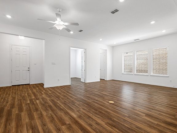 4th image of 3408 Dover Dr