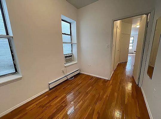 4th image of 447 W 37th St #5R
