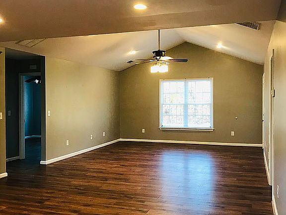 4th image of 193 Cedar Springs Ln