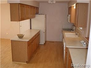 3rd image of 2931 Pebble Creek Rd