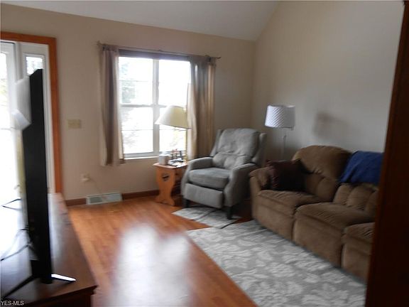 4th image of 4691 Robinwood Dr