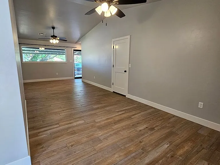 1804 N Nail Pkwy — Photo 3