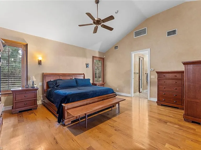840 Jung Blvd W — Photo 19