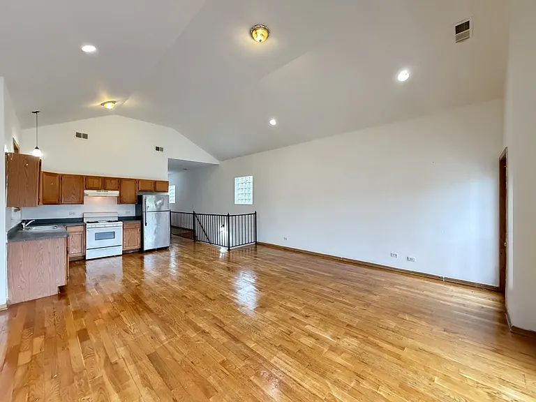 3100 W Polk St #4 — Photo 8