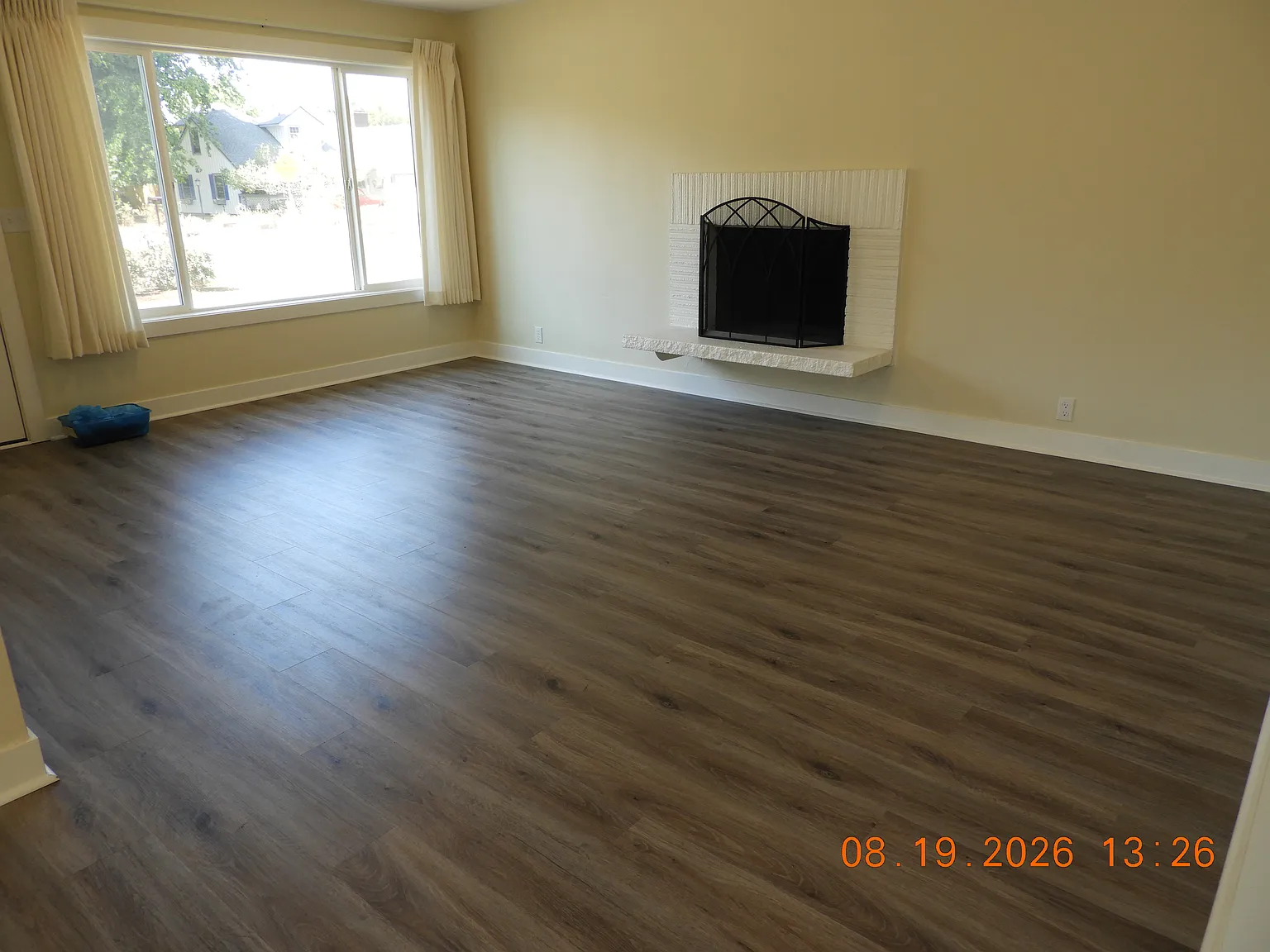 3 bed, 2.5 bath, 1331 sqft, $2,390 — Photo 3