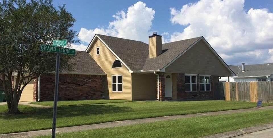 1st image of 2700 Hardwood Dr