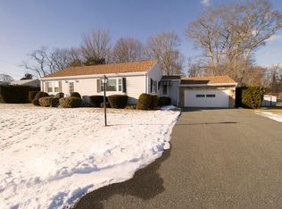 10 Rosalyn St, Westport, MA 02790