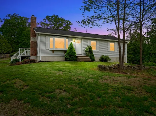 31 Chestnut St, Douglas, MA 01516