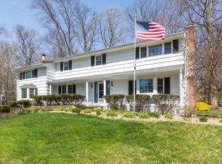 90 Mimosa Cir, Ridgefield, CT 06877