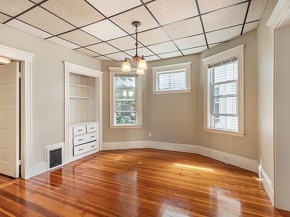 2nd image of 32 Juliette St Floor 3