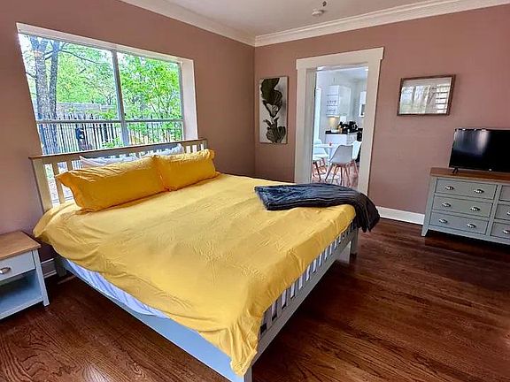 5th image of 509 W Park St