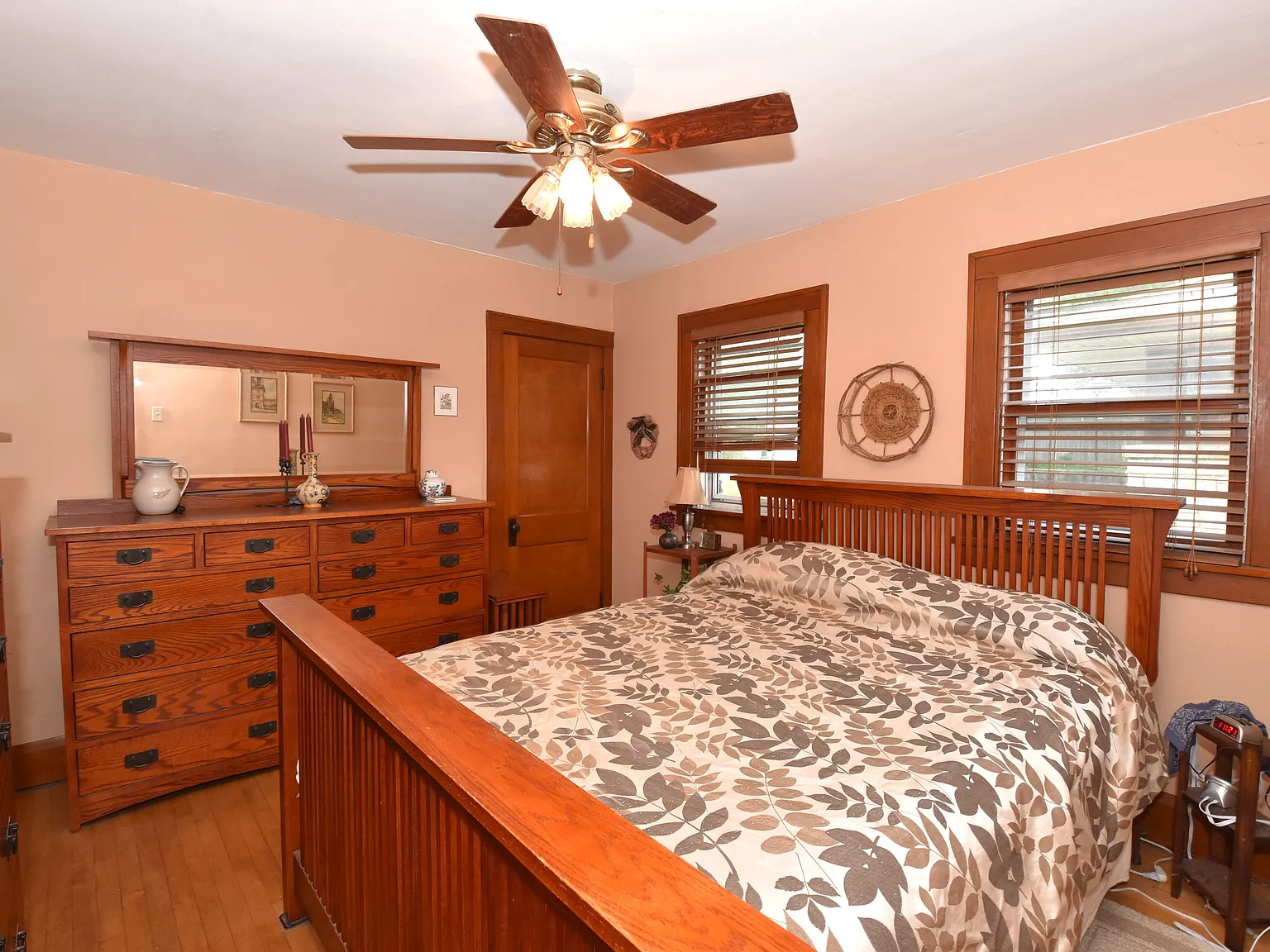 2 bed, 1600 sqft, $1,700 — Photo 3