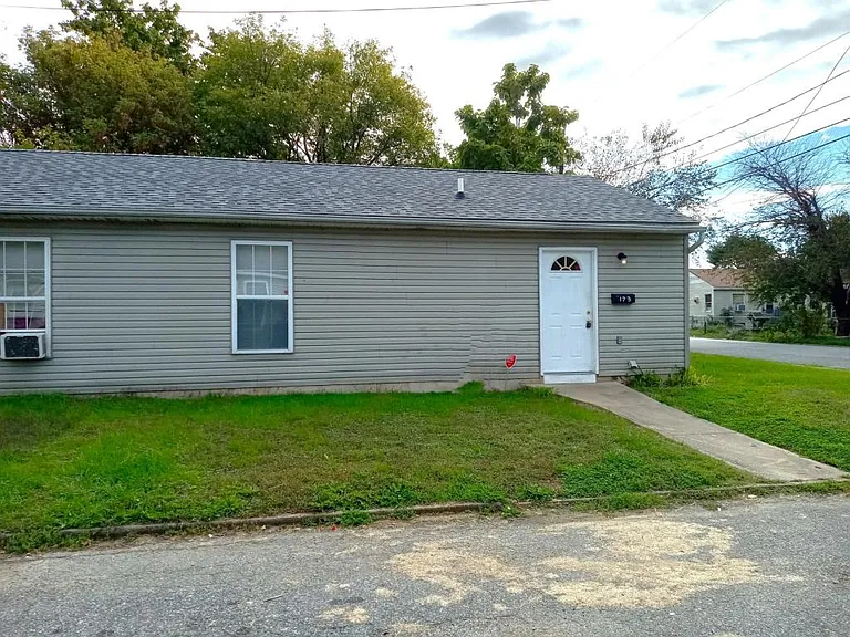 173 Hollingsworth Mnr — Photo 1