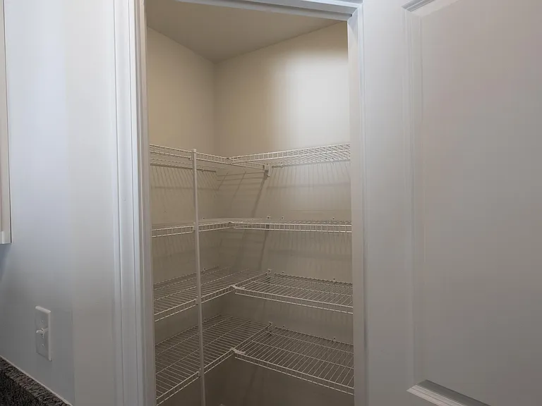 348 Braemar Dr — Photo 5