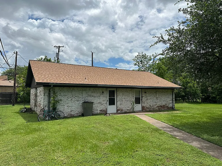 1821D Wilde Oak Cir — Photo 1