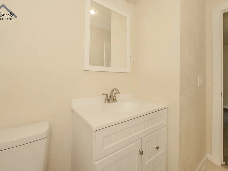 102 Paradise St — Photo 15