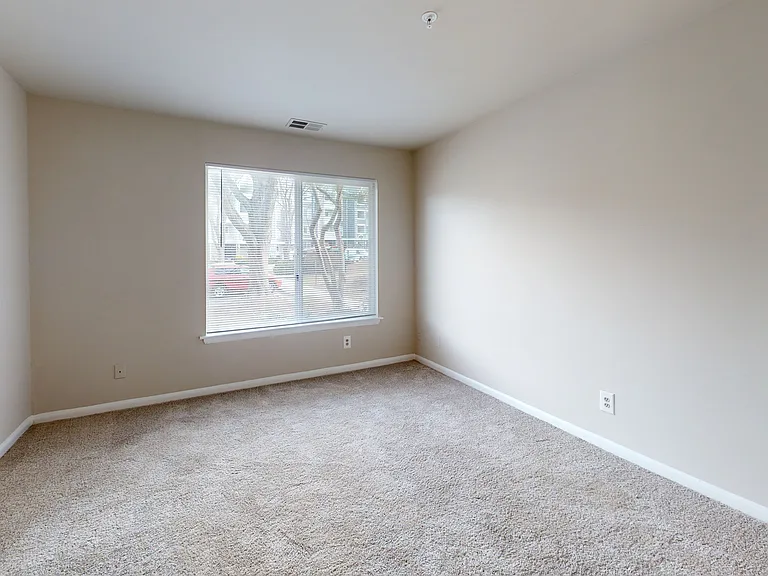Canterbury Apartments — Photo 109