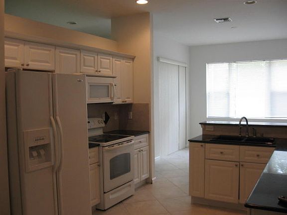 3rd image of 2194 SW Cape Cod Dr