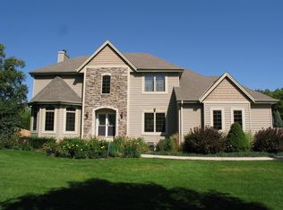 4200 W Squire Ave, Greenfield, WI 53221