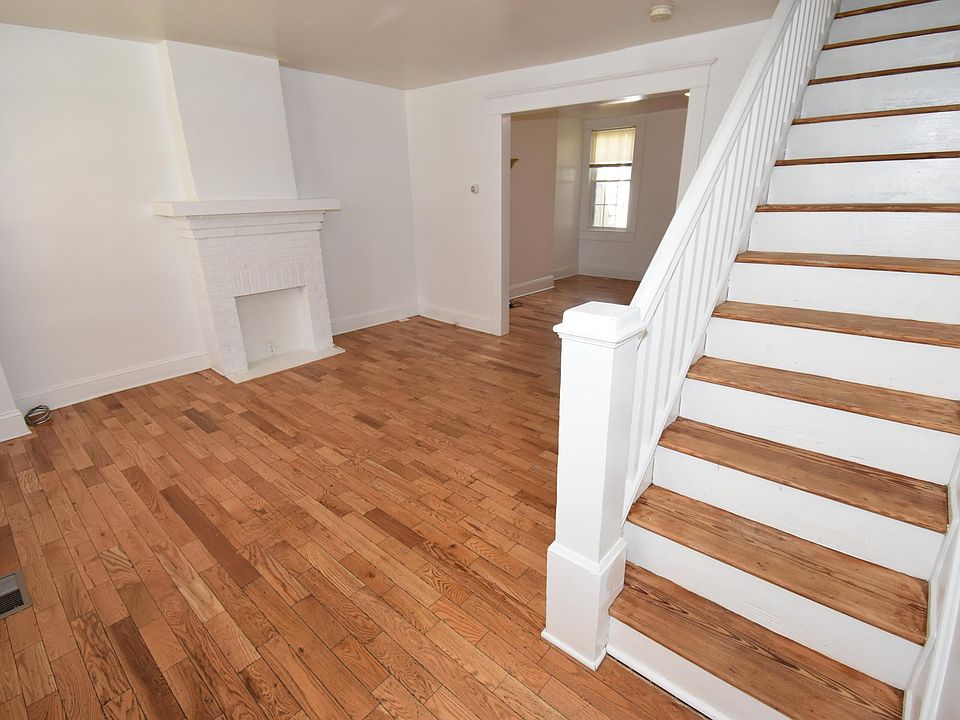 1st image of 62 Bond St