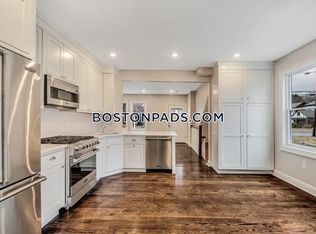 31 B Oak St, Wellesley, MA 02482