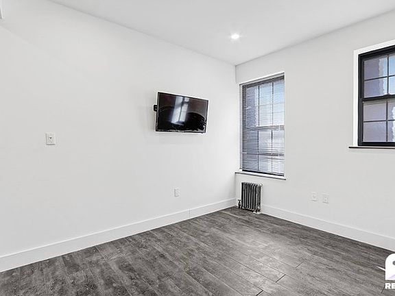 4th image of 11920 Union Tpke APT E3a3