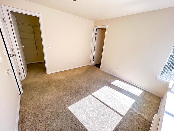 5th image of 607 E Harrison St #406