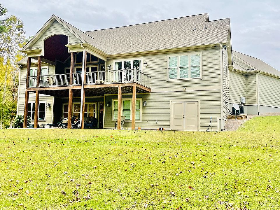 2nd image of 695 Acorn Dr