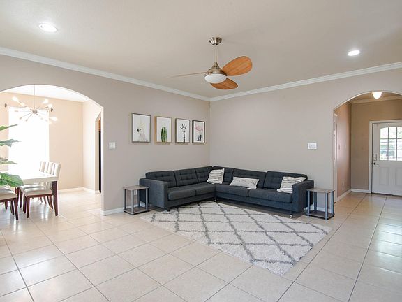 3rd image of 13370 Glenside Dr