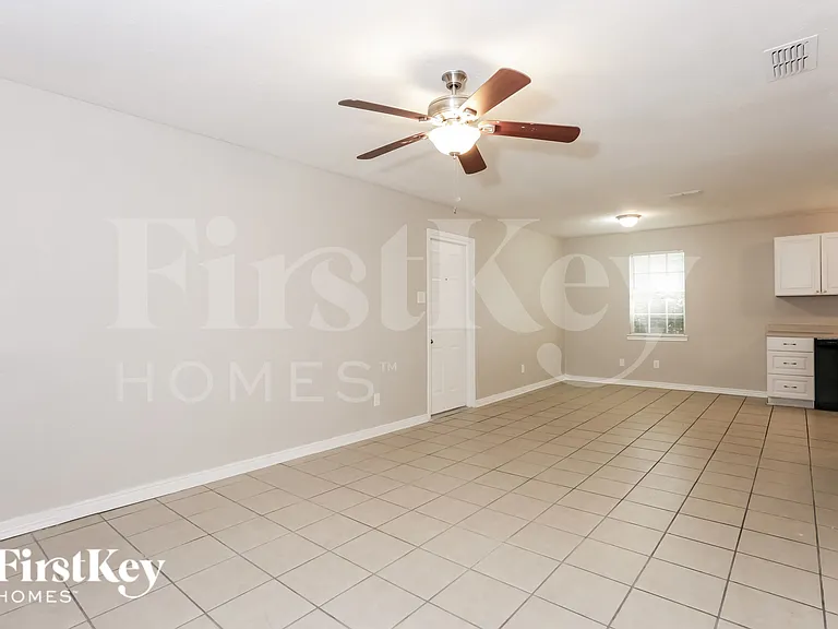 115 Brook Hollow Dr — Photo 5
