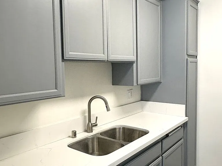 2481 S Corinth Ave — Photo 16