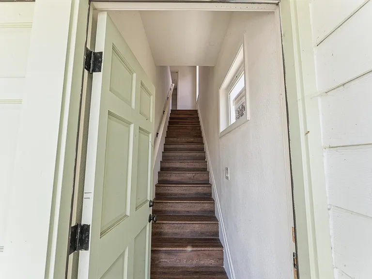 940 York St #A — Photo 3